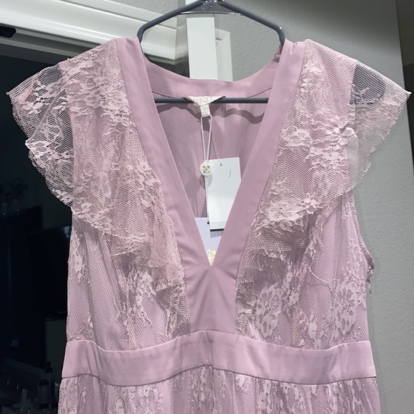 Wayf Dresses & Skirts - WAYF Lilac Lace Dress